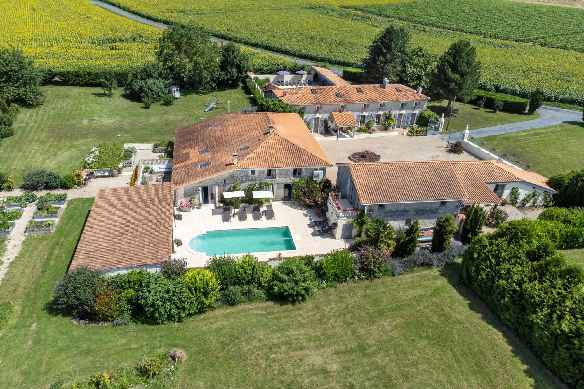 Berneuil Domaine Chez Les Rois住宿加早餐旅馆 外观 照片